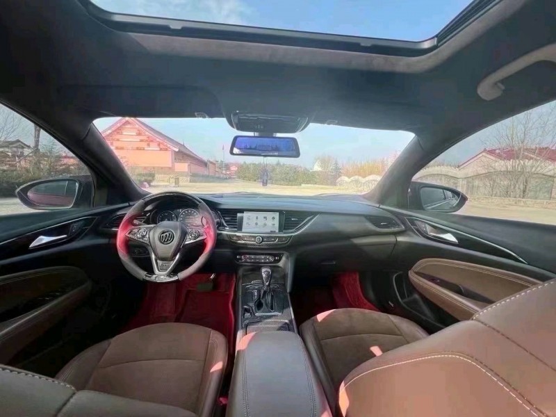 青岛18年别克君威6