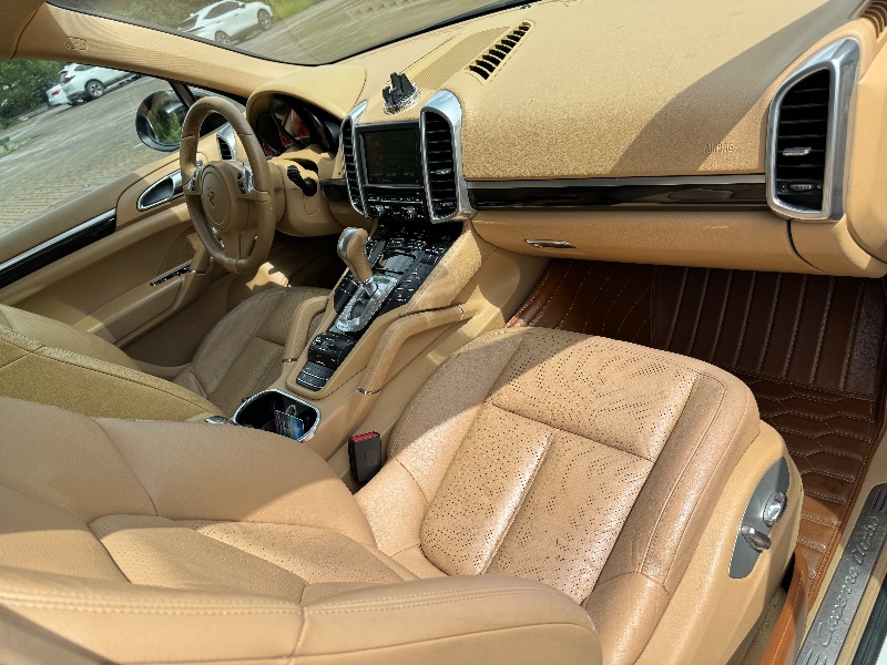 深圳12年保时捷卡宴5