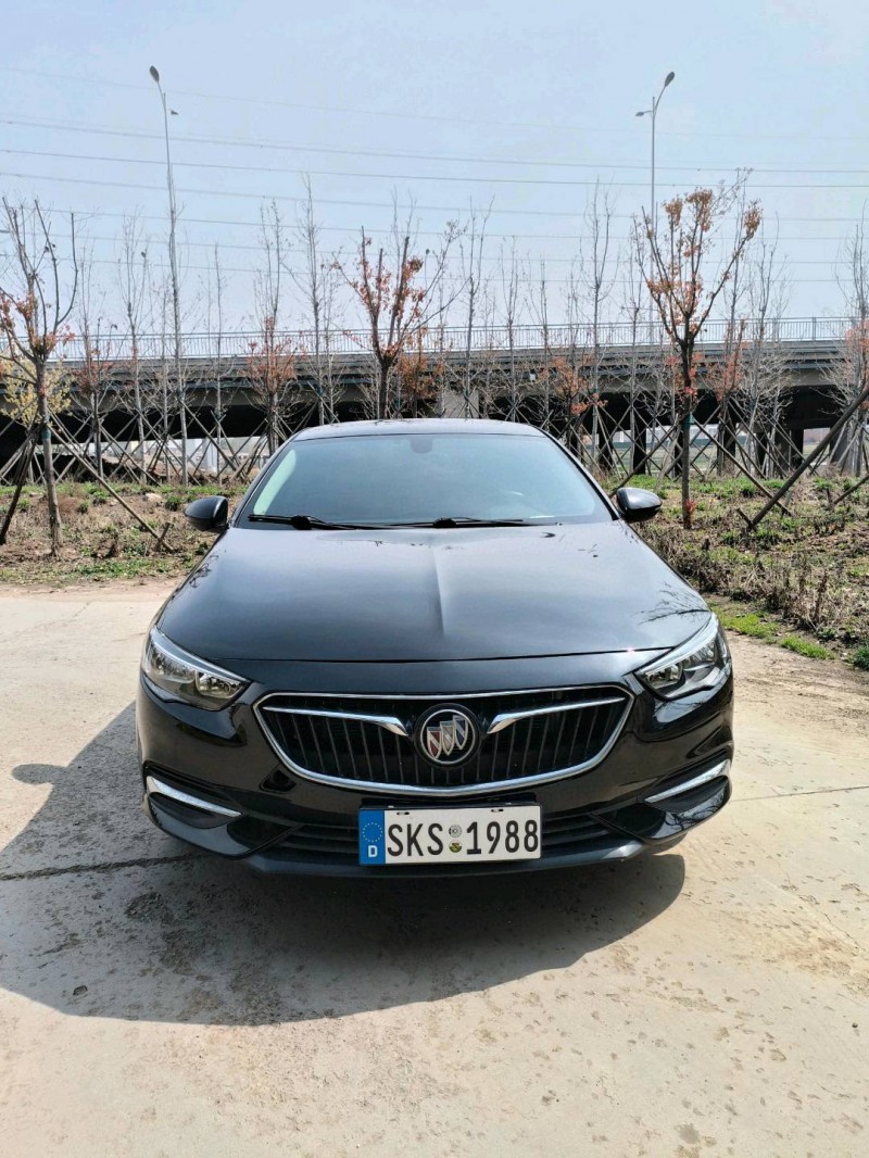 青岛20年别克君威1