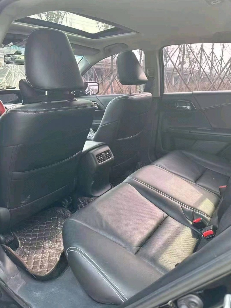 青岛18年本田雅阁5