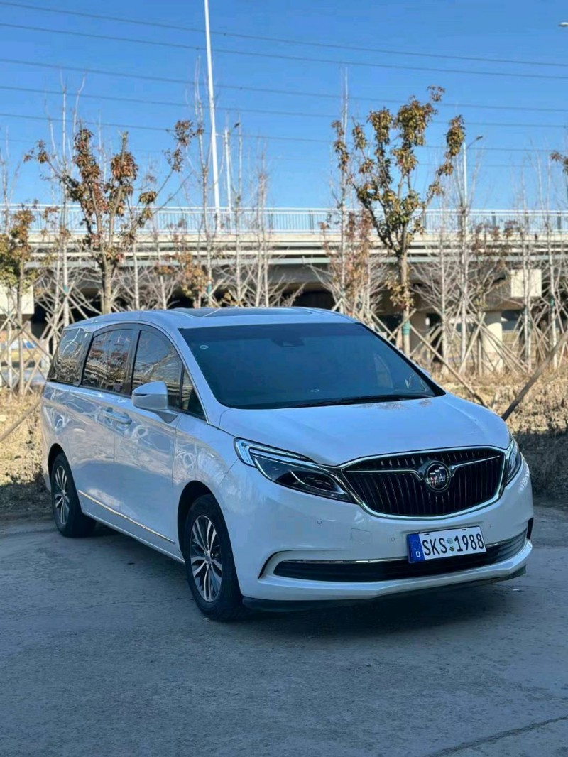 青岛21年别克GL82