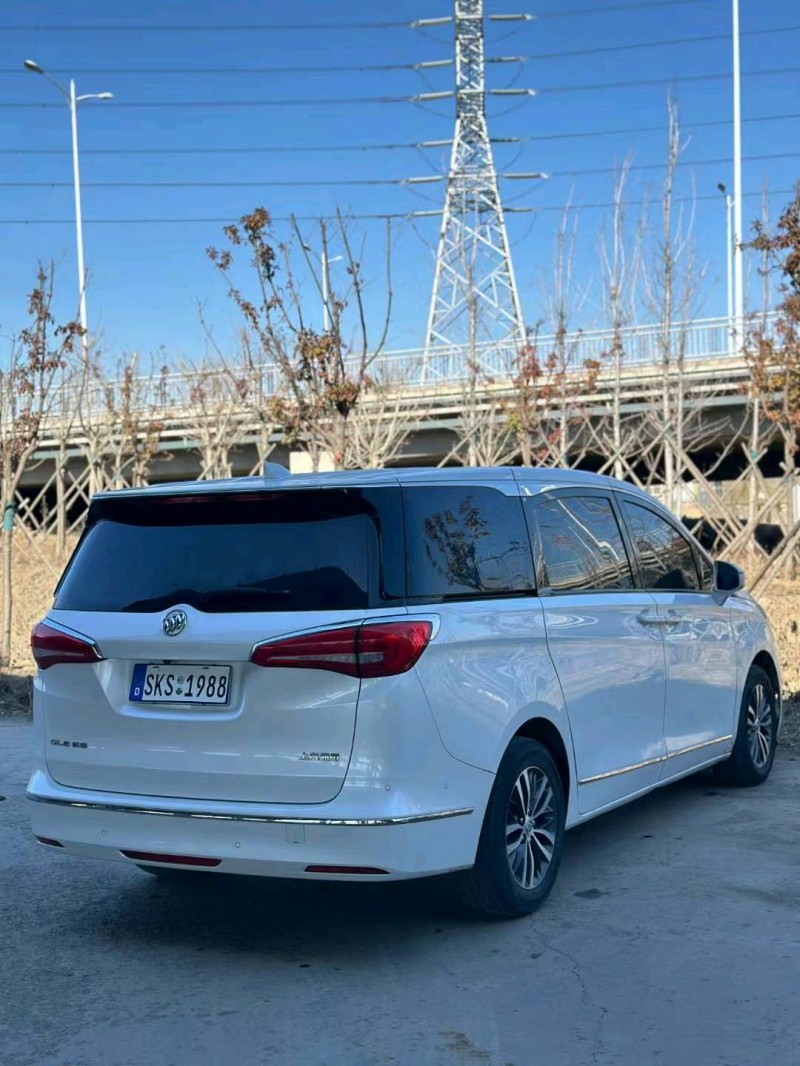 青岛21年别克GL88