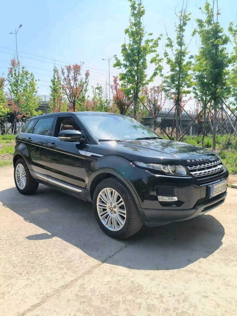 青岛14年路虎极光3