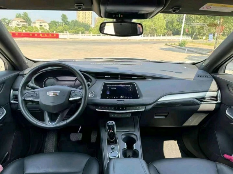 安陽21年凱迪拉克XT44