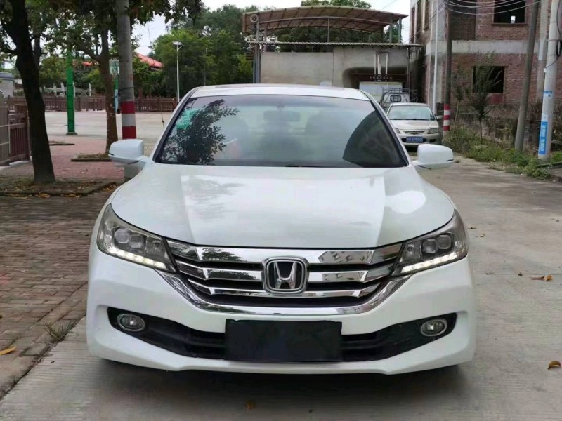 汕头14年本田雅阁1