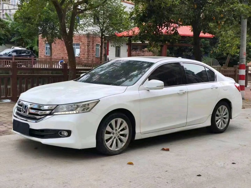 汕头14年本田雅阁3