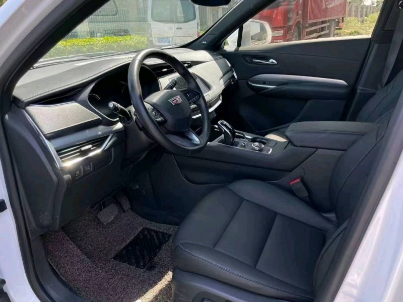 苏州20年凯迪拉克XT46