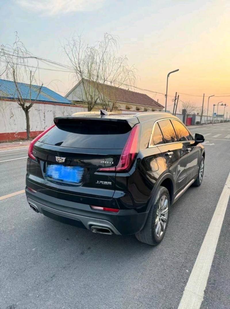 濱州20年凱迪拉克XT47