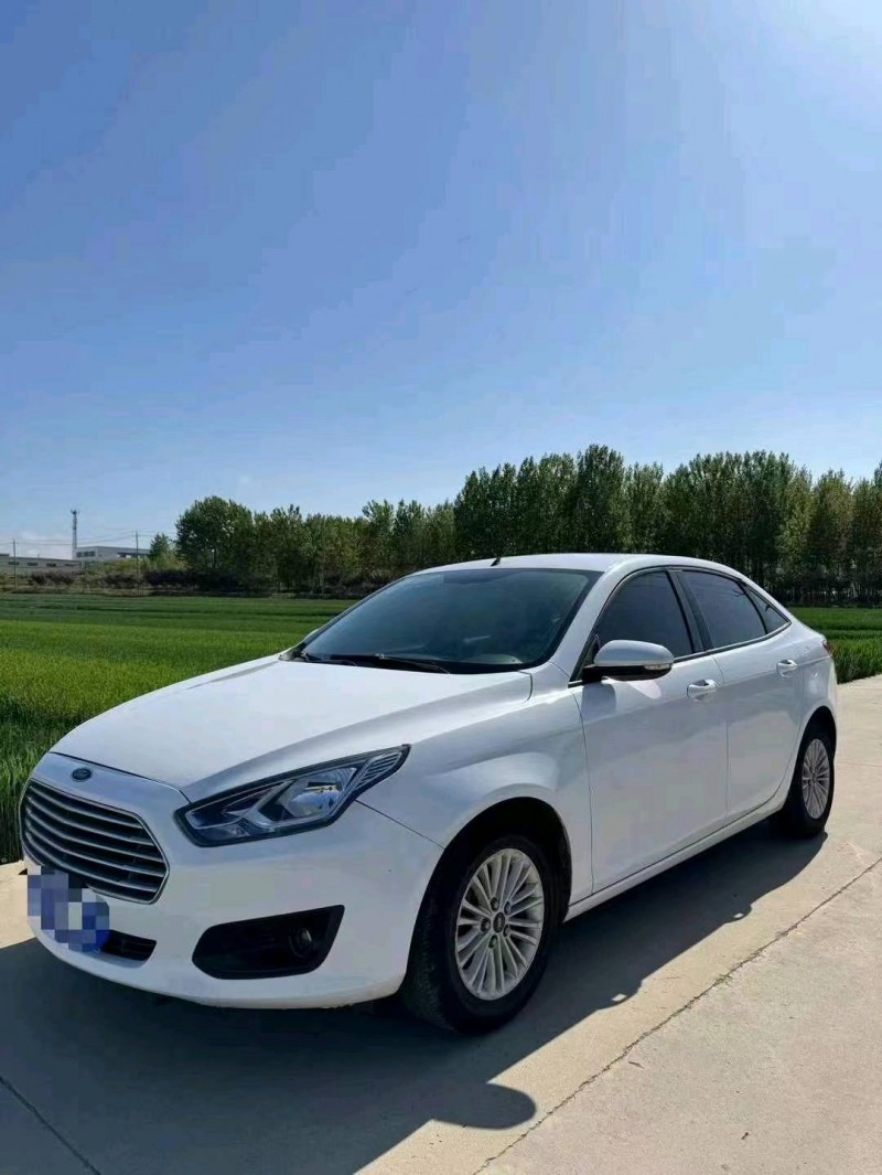 青岛15年福特福睿斯2