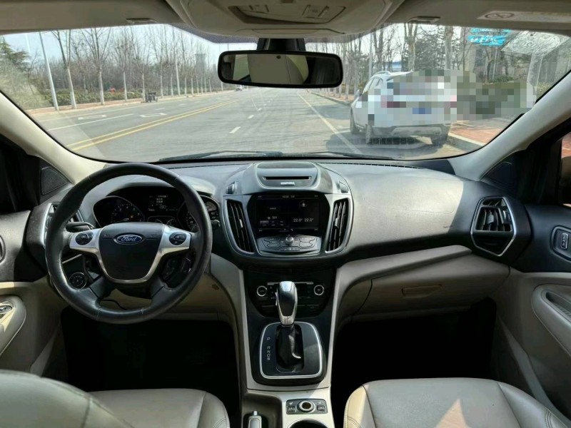 青岛13年福特翼虎7