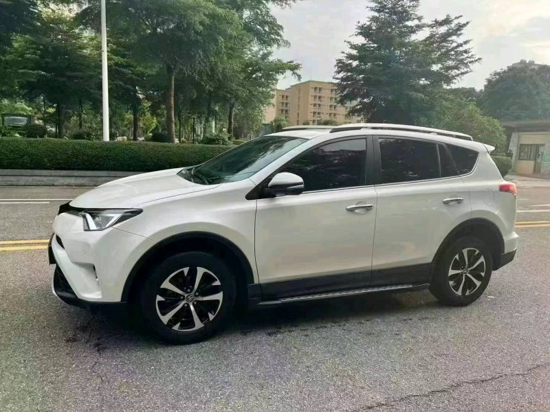汕头18年丰田RAV4荣放3