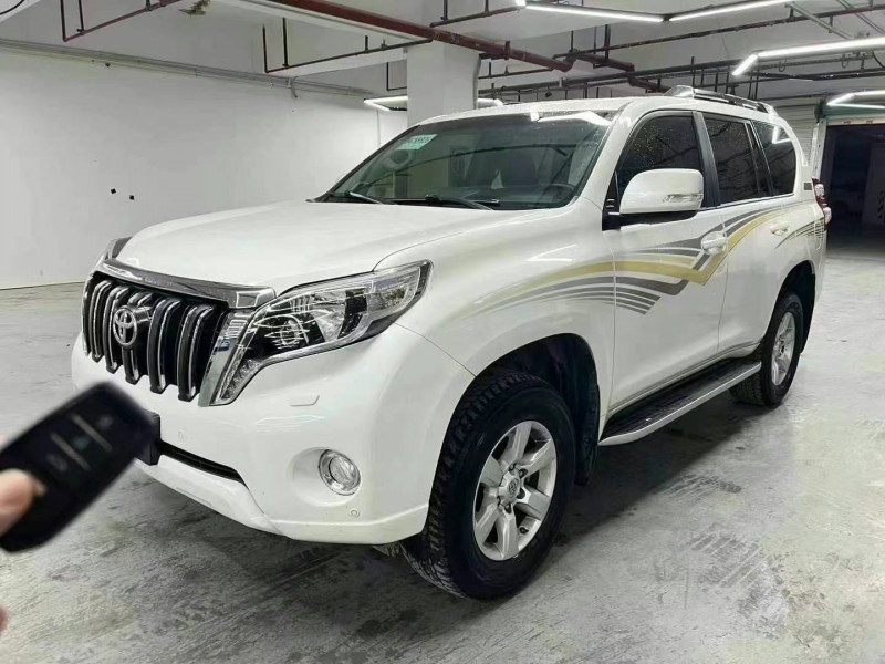 佛山17年丰田普拉多3