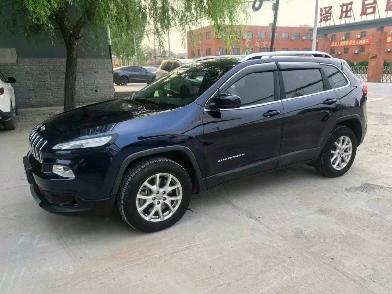 保定16年Jeep自由光2