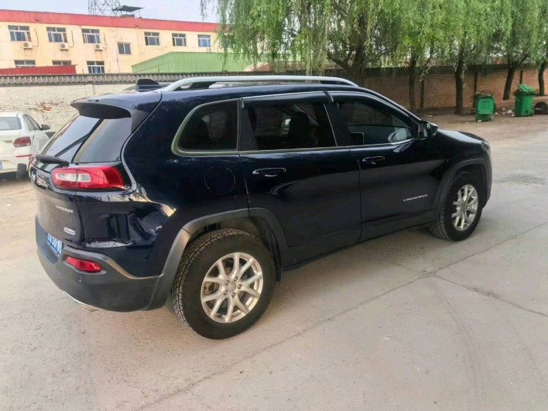 保定16年Jeep自由光4