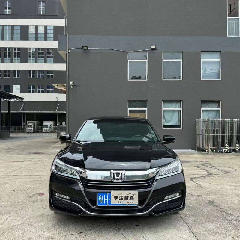 佛山17年本田雅阁1