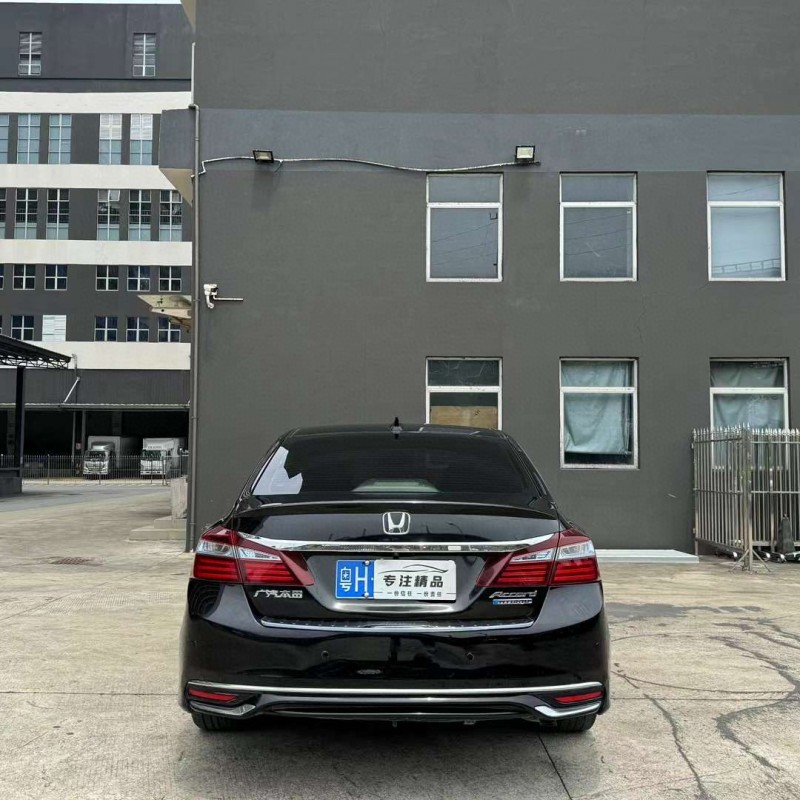 佛山17年本田雅阁9