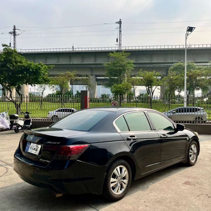 佛山10年本田雅阁8