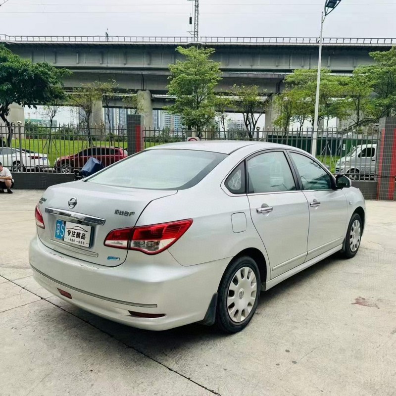 佛山16年日产轩逸7