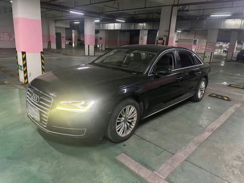 苏州15年奥迪A8L3