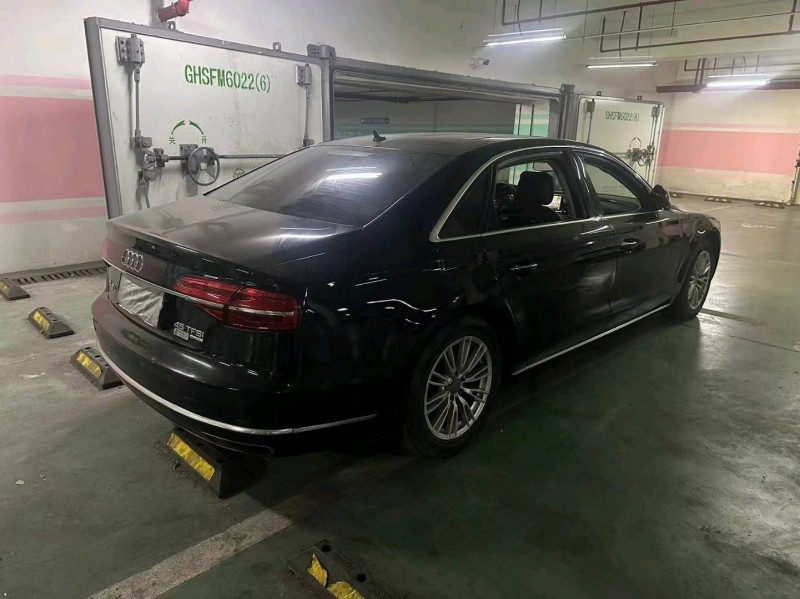 苏州15年奥迪A8L7