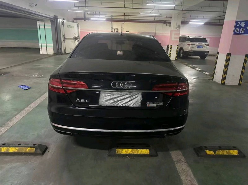 苏州15年奥迪A8L9