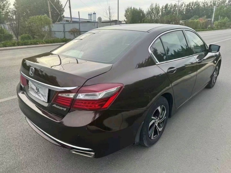 东营17年本田雅阁3