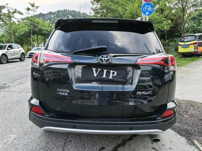 广州17年丰田RAV45