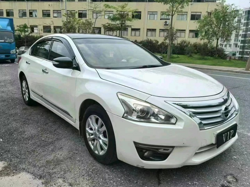 广州13年日产天籁3