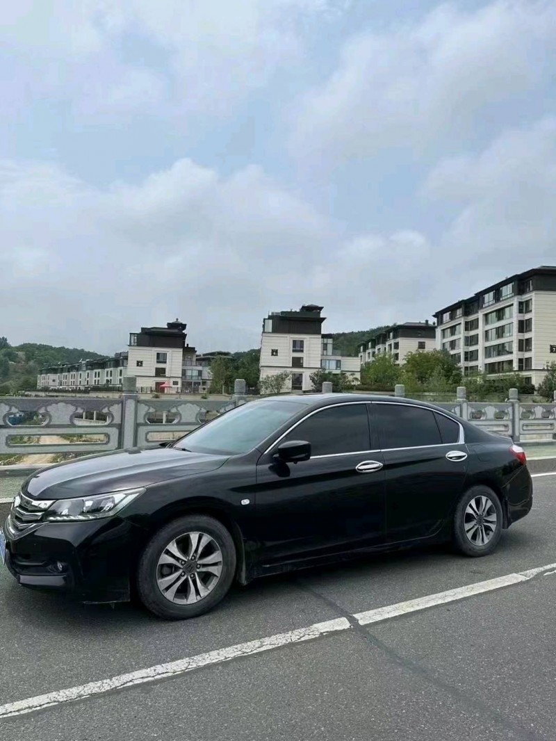 东营16年本田雅阁3