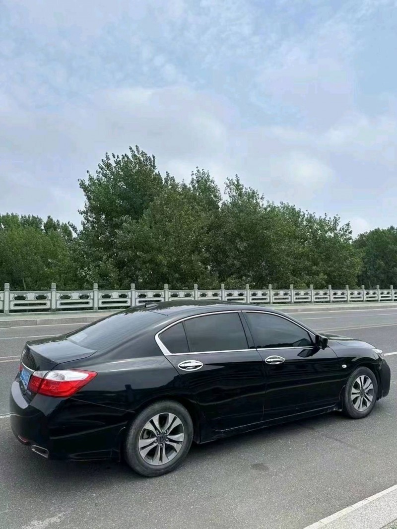 东营16年本田雅阁5