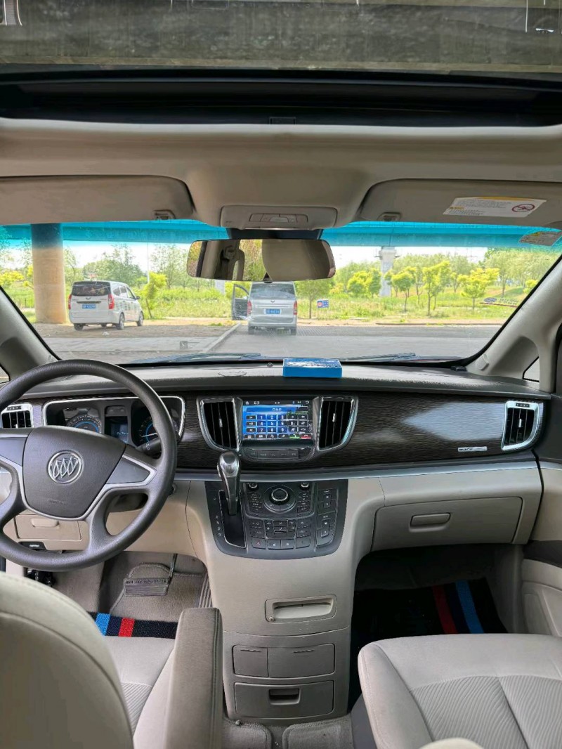 青岛13年别克GL84