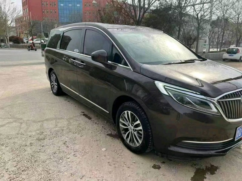 东营17年别克GL82