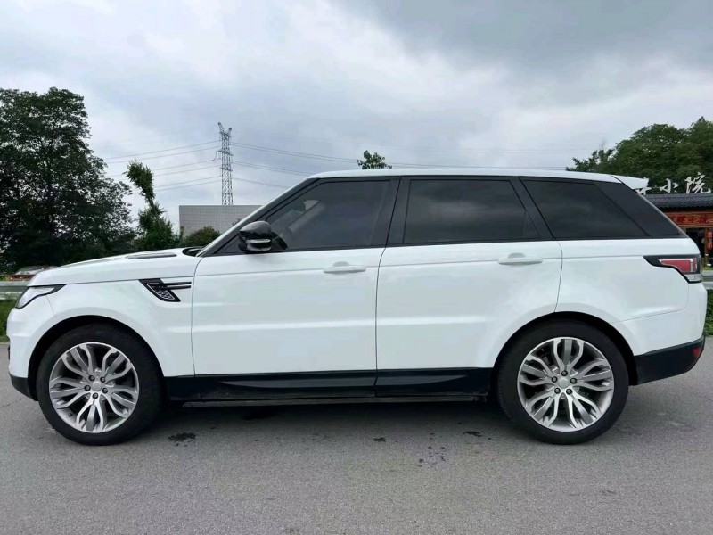 岳阳17年路虎揽胜运动7