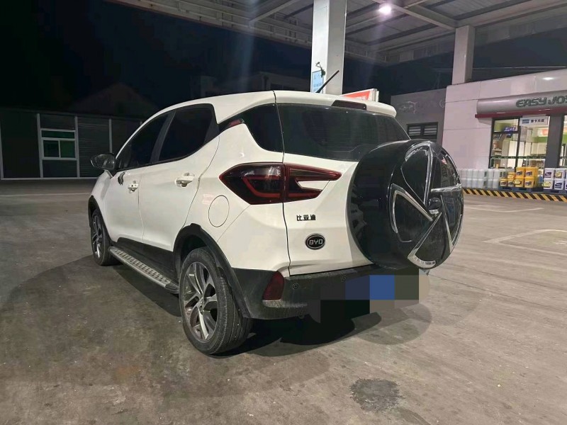 东营17年比亚迪元5