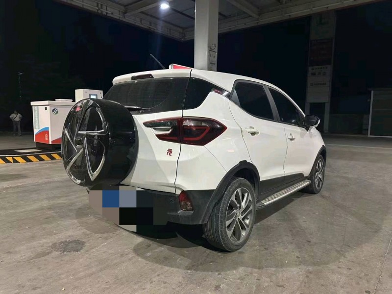 东营17年比亚迪元6