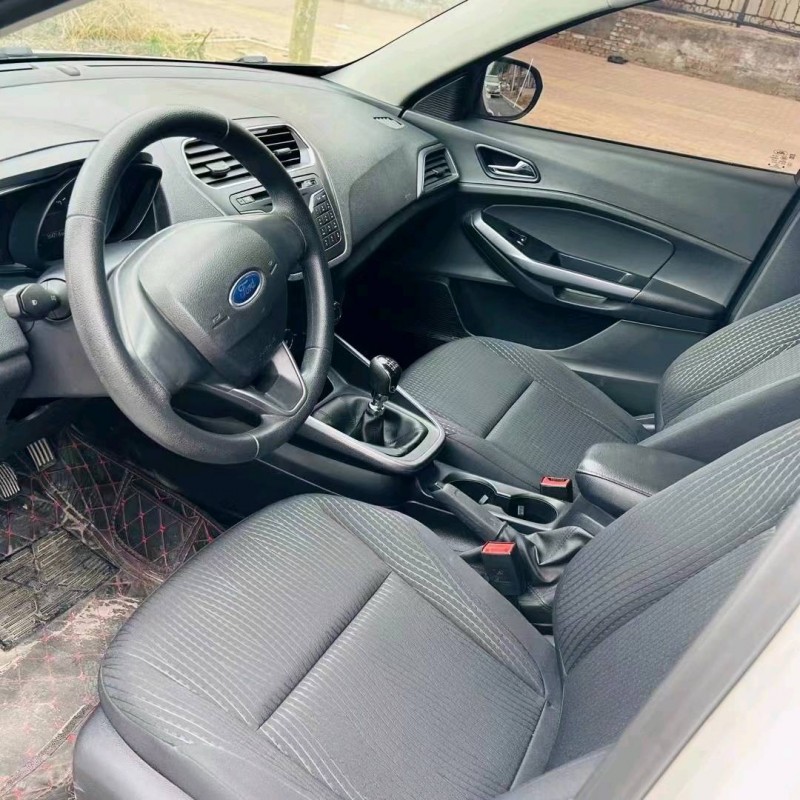 烟台20年福特福睿斯5