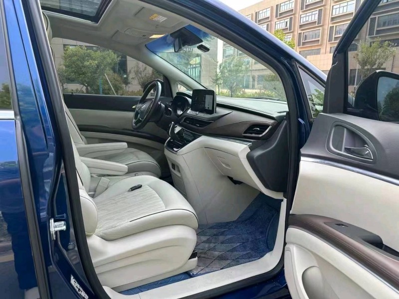 徐州23年别克GL85