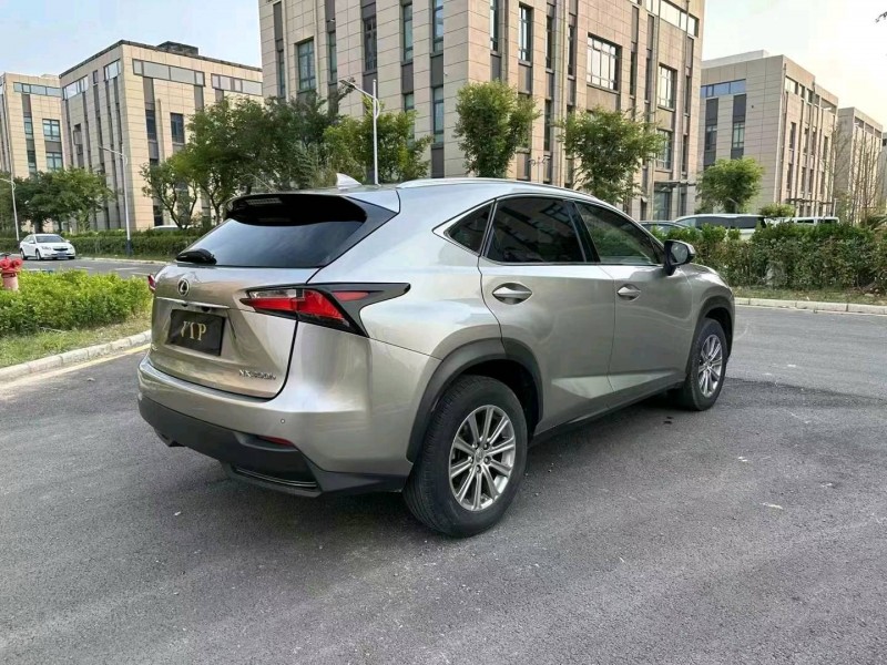 徐州16年雷克萨斯NX8