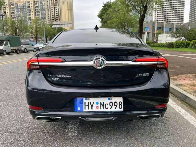 汕头20年别克君越7