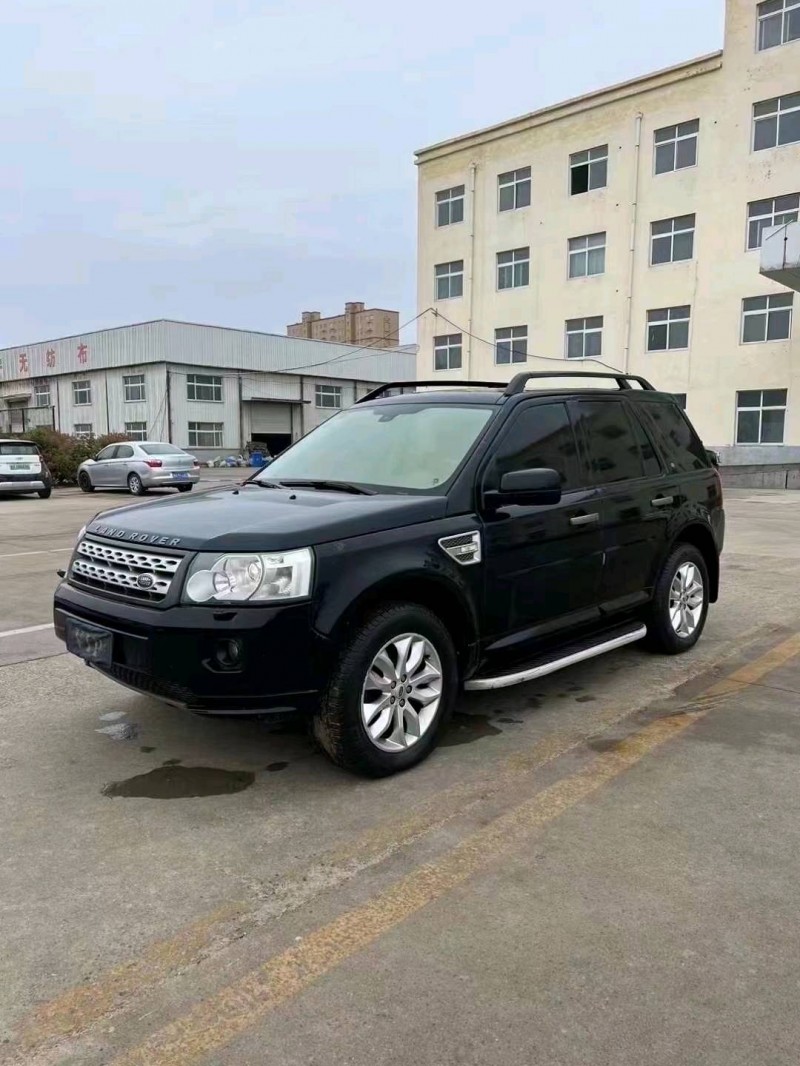 济宁12年路虎神行者3