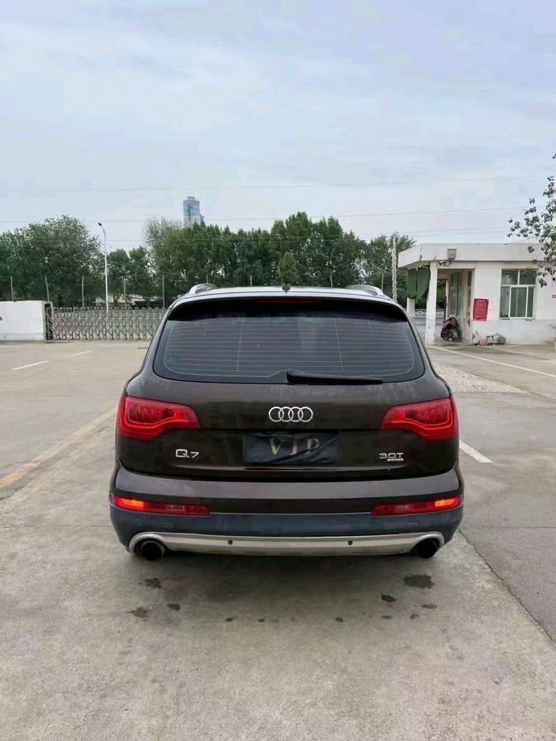 济宁13年奥迪Q79