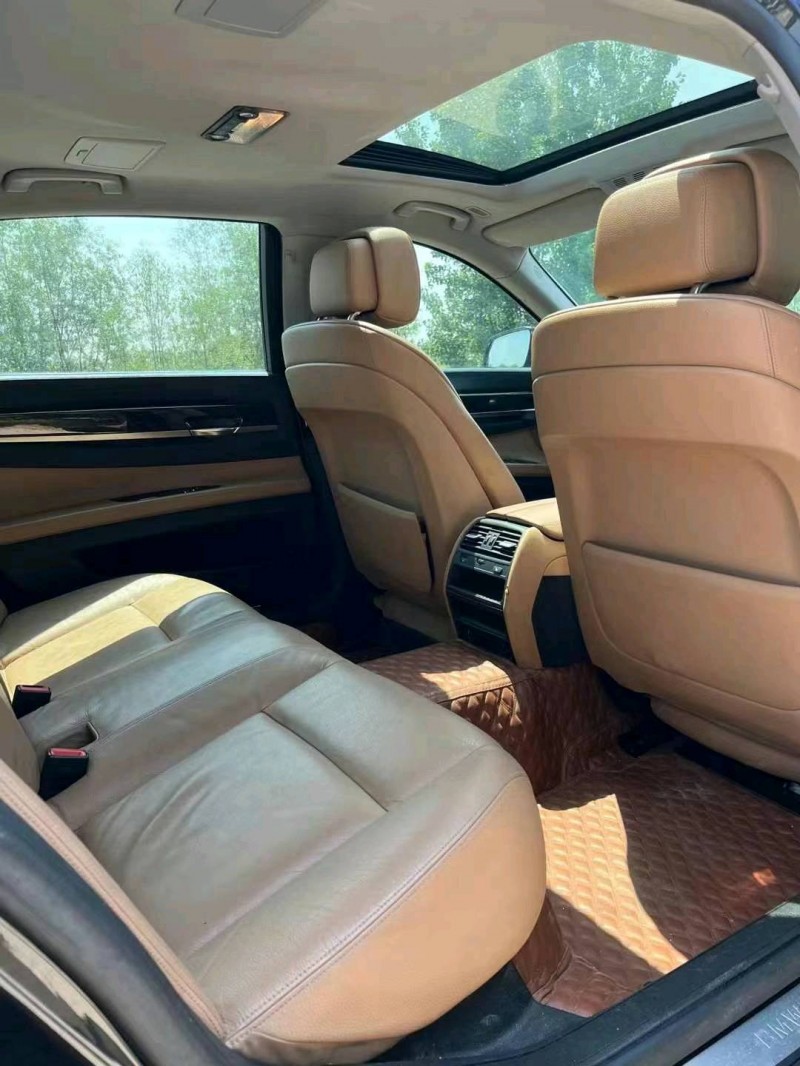 济南12年宝马7系2