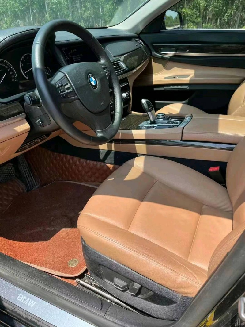 济南12年宝马7系6