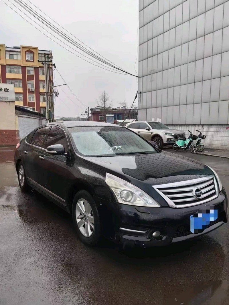 保定12年日产天籁1