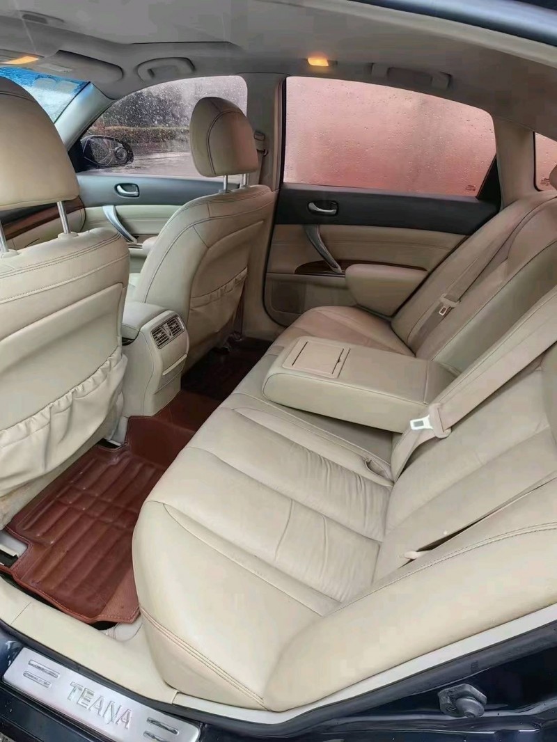 保定12年日产天籁4