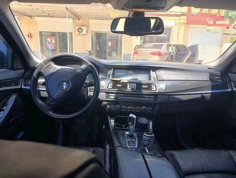 保定12年宝马5系8