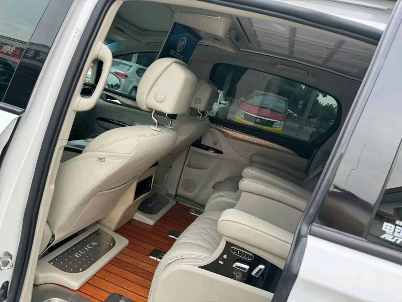 东营19年别克GL84