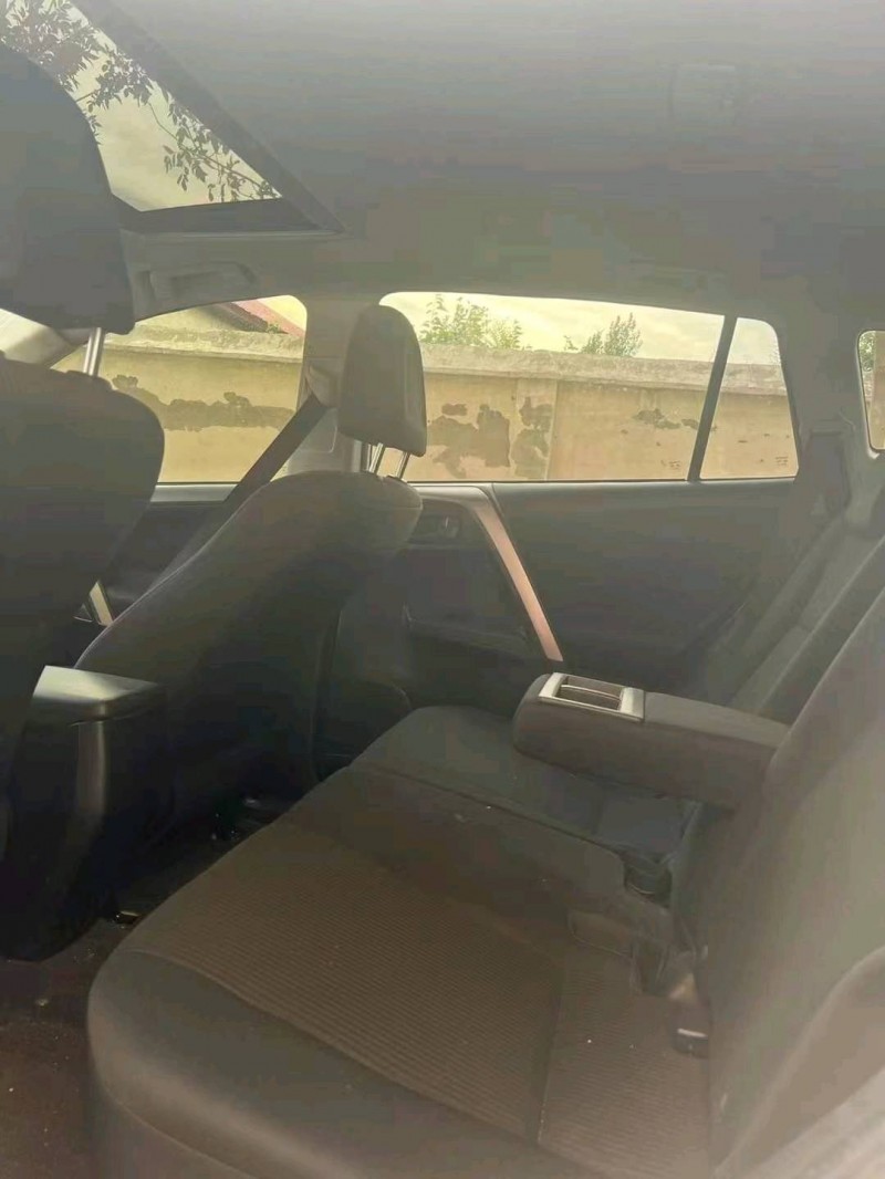 保定16年丰田RAV44