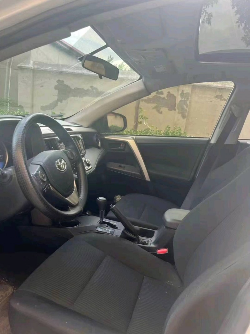 保定16年丰田RAV49