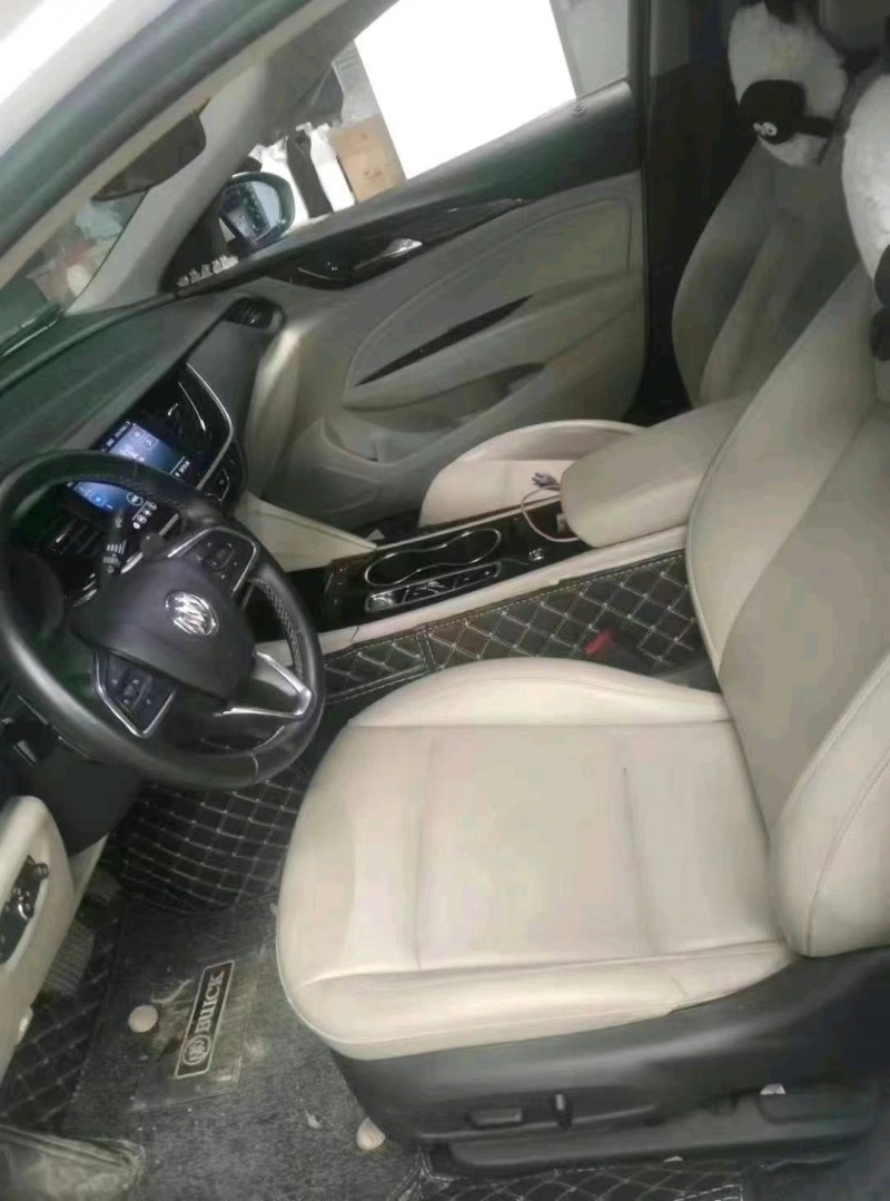 佛山21年别克君威8